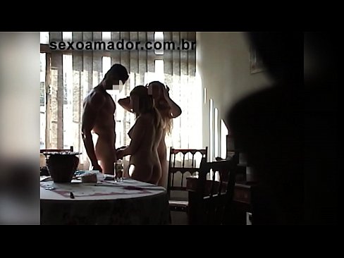 ❤️ Sexveninder inviterer en kæmpe mand og en trekant med ham ️❌ Fucking video at da.pornolymp.ru