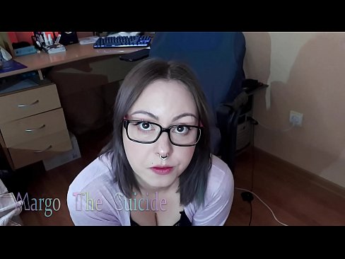 ❤️ Sexet pige med briller sutter Dildo dybt på kamera ️❌ Fucking video at da.pornolymp.ru