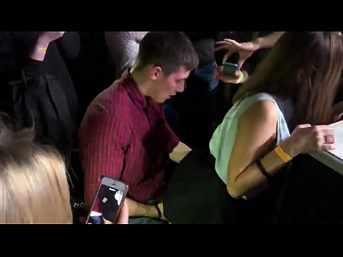 ❤️ Rigtig sex i en russisk natklub. 18-årig russisk pige i anus og vagina kneppet i en natklub ️❌ Fucking video at da.pornolymp.ru