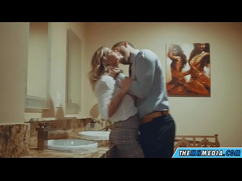 ❤️ Når en barmfagre blondine forfører dig på et offentligt toilet ️❌ Fucking video at da.pornolymp.ru